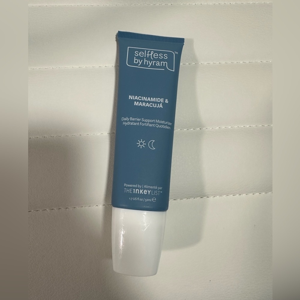THE INKEY LIST Selfless by Hyram Niacinamide and Maracuja Daily Barrier Support